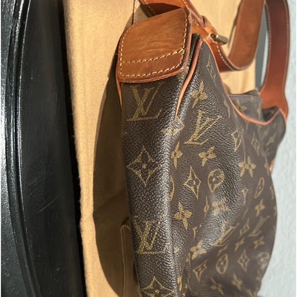 Louis Vuitton Brown Monogram Shoulder Bag - Picture 13 of 14